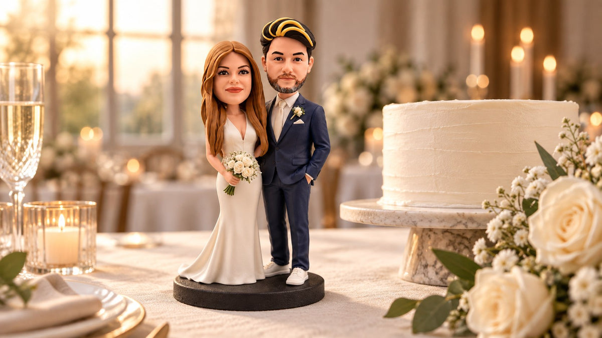 ウェディングケーキや記念品に飾るオーダーメイドの新郎新婦フィギュア