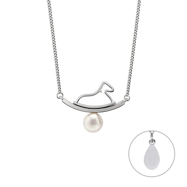 Schaukelpferd Halskette aus 925 Silber mit Süßwasserperle – Märchenhaft und elegant
