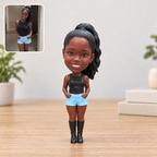 Handbemalte großköpfige 3D-Figur nach Foto